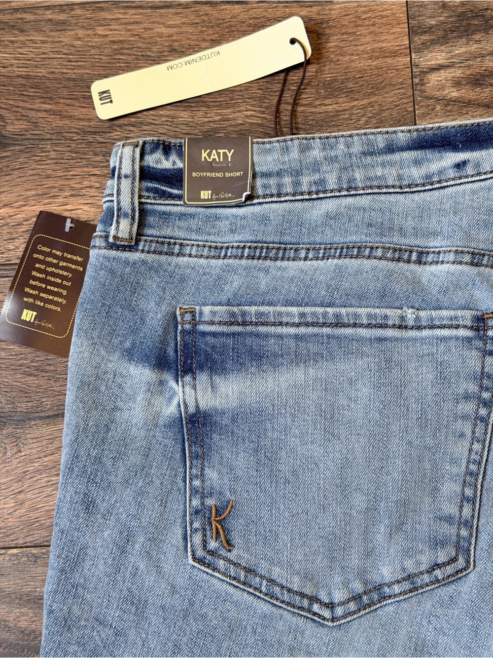 KUT from the Kloth Katy Boyfriend Denim Shorts in a light wash size 14W - Picture 12 of 16